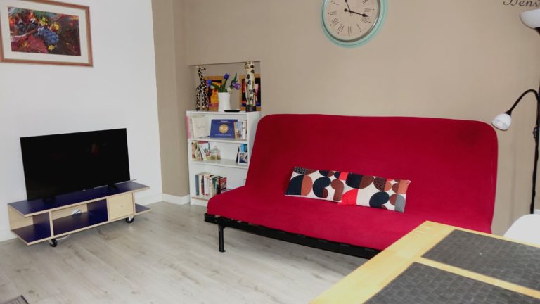 apartamento lolo salon sofa cama television